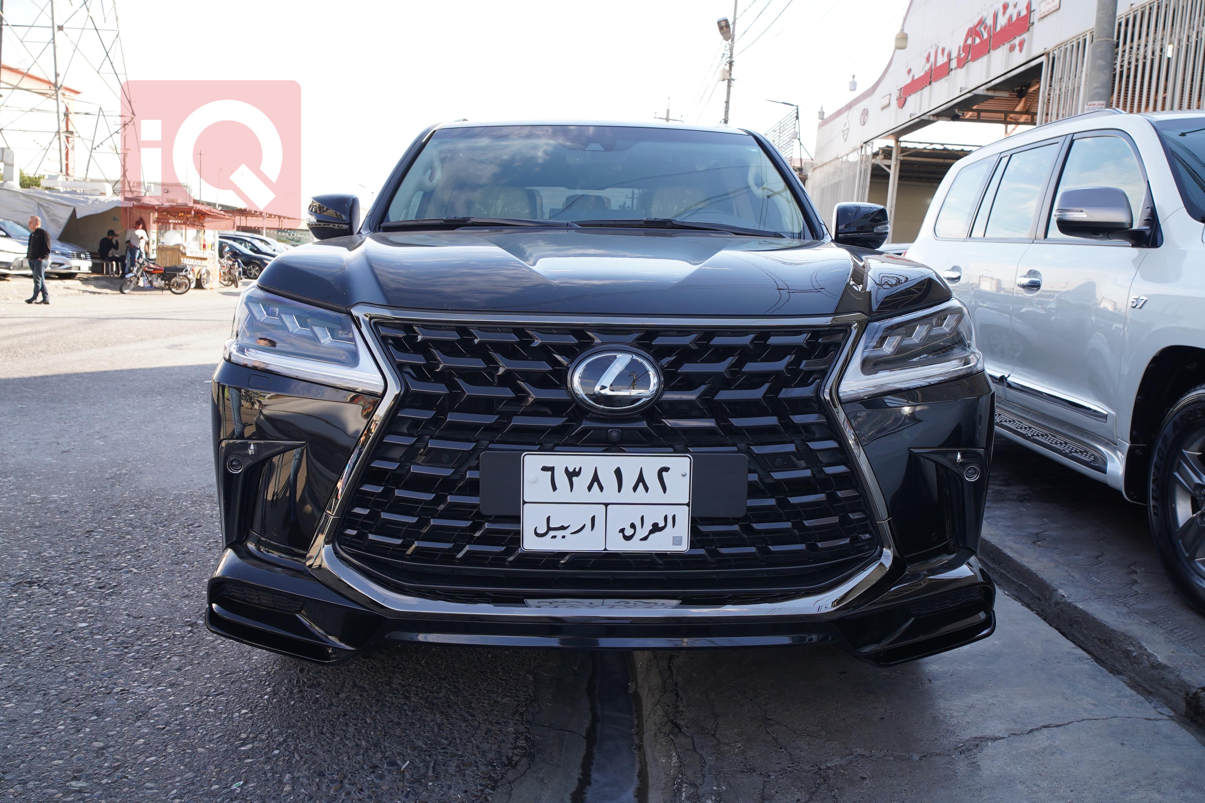 Lexus LX